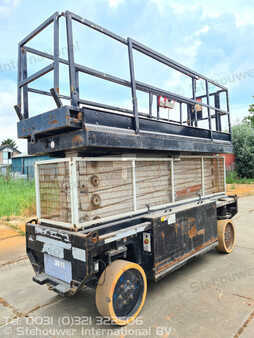 Scissor lift 2002 Liftlux SL153-12 E2WD (5)