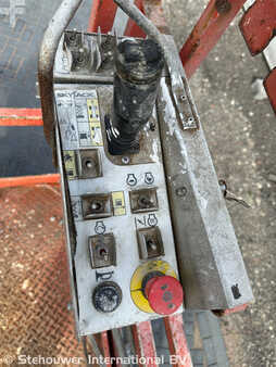 Pracovní plošina s nůžkovým zdvihem 2015  Skyjack SJ6826RT SJ6826 RT SJ 6826 SJ6832 (7)