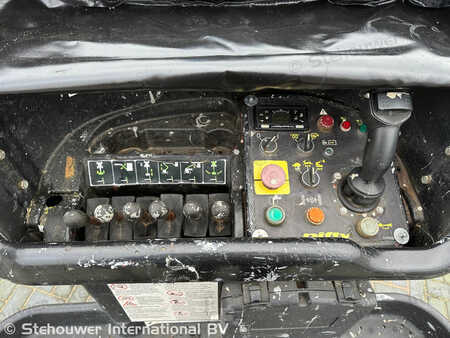 Podnośnik przegubowy 2010  Niftylift HR21 HYBRID 4x4 HR 21 4WD (8)