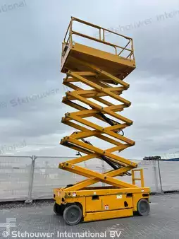 Scherenarbeitsbühne 2012  Haulotte Compact 14 (10)