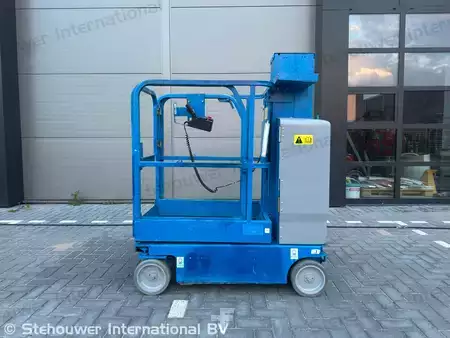 Vertical mast lift 2014  Genie GRC12 GR12 (1)