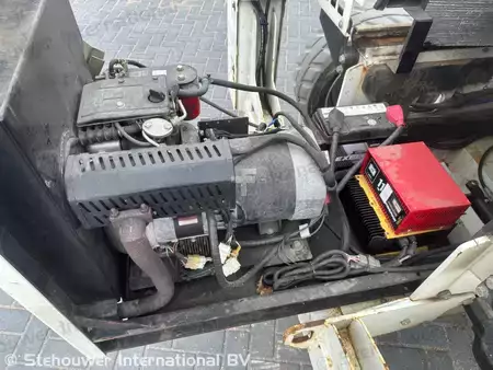 Levantamento tesoura 2015  JLG M4069 4x4 Hybrid M 4069 4069LE (13)