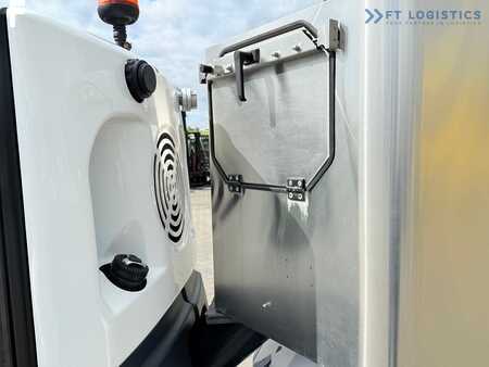 Zametací stroj 2017  Nilfisk Nilfisk City Ranger 3500 – Articulated Municipal Sweeper | Year 2017 | On (13)