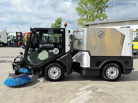 Zametací stroj 2017  Nilfisk Nilfisk City Ranger 3500 – Articulated Municipal Sweeper | Year 2017 | On (2)