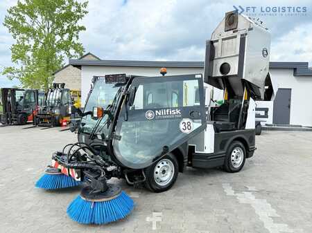 Zametací stroj 2017  Nilfisk Nilfisk City Ranger 3500 – Articulated Municipal Sweeper | Year 2017 | On (30)