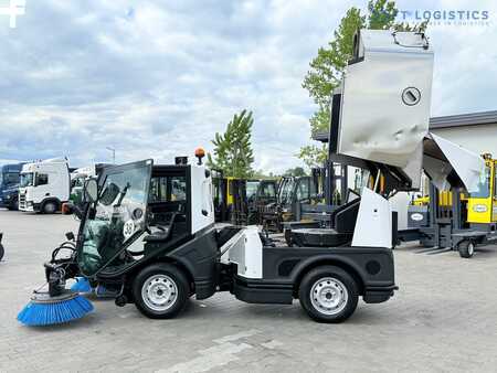 Zametací stroj 2017  Nilfisk Nilfisk City Ranger 3500 – Articulated Municipal Sweeper | Year 2017 | On (31)