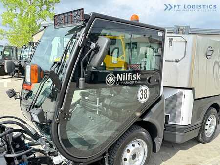 Zametací stroj 2017  Nilfisk Nilfisk City Ranger 3500 – Articulated Municipal Sweeper | Year 2017 | On (4)