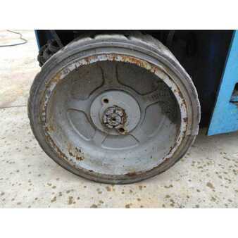 Piattaforme aeree a pantografo - Genie GS-1930 (4)