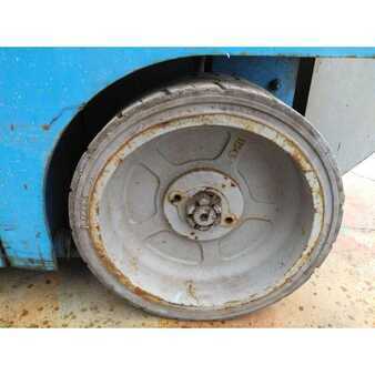 Piattaforme aeree a pantografo - Genie GS-1930 (5)