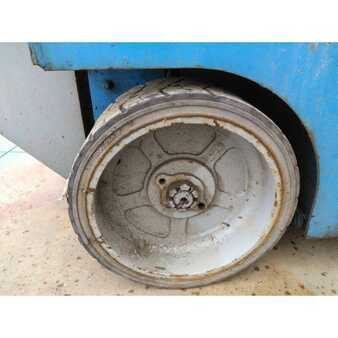 Piattaforme aeree a pantografo - Genie GS-1930 (6)