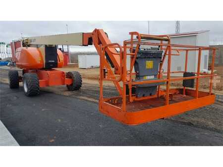 Kloubová pracovní plošina - JLG 800AJ (1)