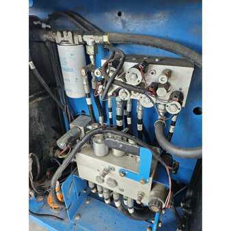 Piattaforme aeree a pantografo 2012  Genie GS-2669RT (16)