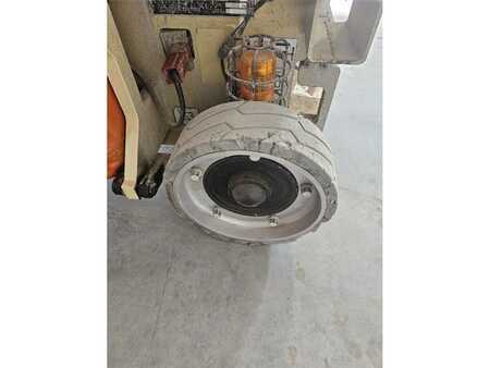 Pracovní plošina s nůžkovým zdvihem - JLG 1930 ES (10)