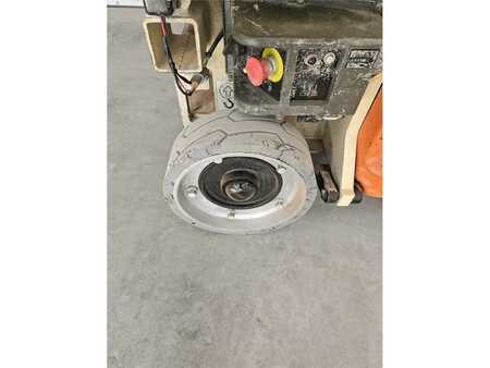 Pracovní plošina s nůžkovým zdvihem - JLG 1930 ES (11)