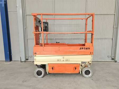 Pracovní plošina s nůžkovým zdvihem - JLG 1930 ES (4)