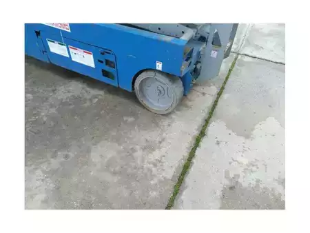 Pracovní plošina s nůžkovým zdvihem - Genie GS-3246 (11)