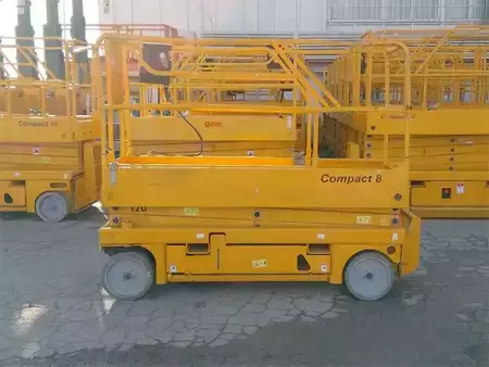 Levantamento tesoura 2011  Haulotte COMPACT 8 (1)
