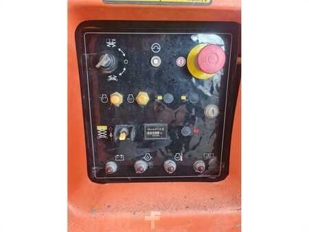 Scissor lift - JLG 4394RT (8)