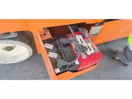 Scissors Lifts - Snorkel S4732E (13)