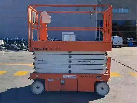 Scissors Lifts - Snorkel S4732E (3)
