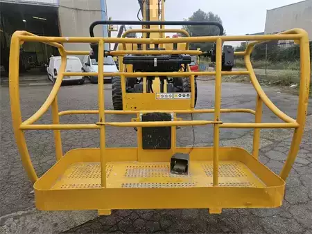 Articulated Boom - Haulotte HA20PX (9)