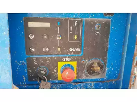 Ollós munka emelvény 2007  Genie GS-4390 RT (12)