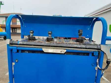 Articulating boom - Genie Z-45/25 J (5)