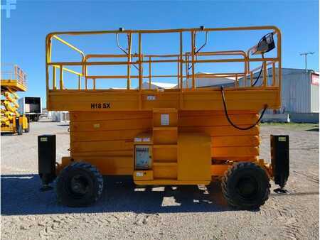 Pracovní plošina s nůžkovým zdvihem 2008  Haulotte H18SX (4)