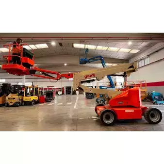 Articulating boom - JLG E450AJ (1)