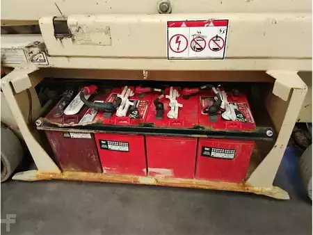 Schaarhoogwerker - JLG 6RS (12)