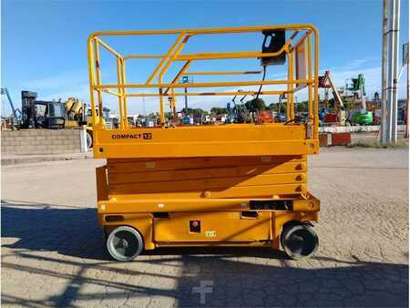 Piattaforme aeree a pantografo 2013  Haulotte COMPACT 12 (1)