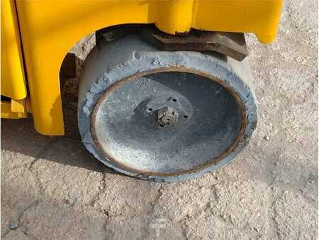 Piattaforme aeree a pantografo - Haulotte COMPACT 12 (11)