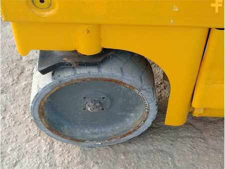 Piattaforme aeree a pantografo - Haulotte COMPACT 12 (13)