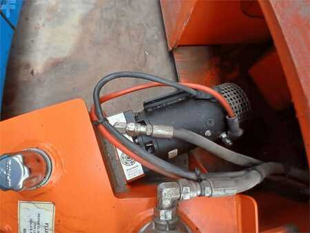 Pracovní plošina s nůžkovým zdvihem - Snorkel S3219E (10)