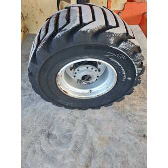 Levantamento tesoura 2012  JLG 3394 RT (10)