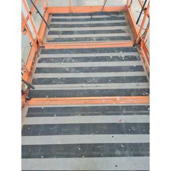 Levantamento tesoura 2012  JLG 3394 RT (6)