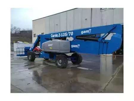 Articulated Boom - Genie Z-135 (5)