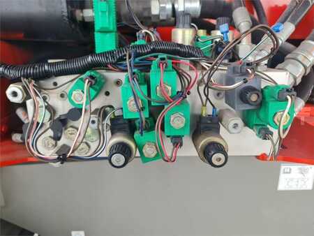 Piattaforme aeree articolate 2007  Genie Z80/60 (16)
