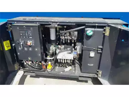 Piattaforme aeree a pantografo 2017  Genie GS4069RT (11)