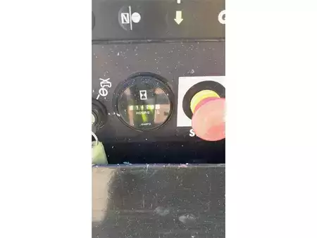 Piattaforme aeree a pantografo 2017  Genie GS4069RT (12)