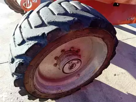 Plataforma telescópica - JLG 600AJ (9)