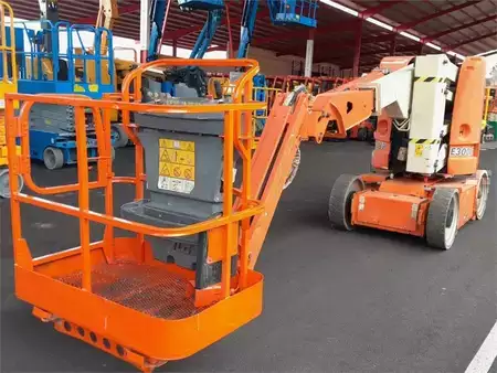 Nacelle articulée - JLG E300AJP (1)