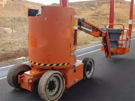 Nacelle articulée - JLG E300AJP (3)