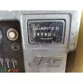 Levantamento tesoura - JLG 2646ES (11)