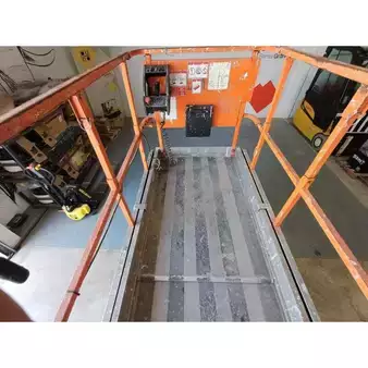 Levantamento tesoura - JLG 2646ES (5)