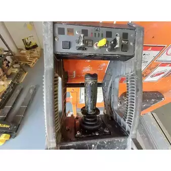 Levantamento tesoura - JLG 2646ES (6)