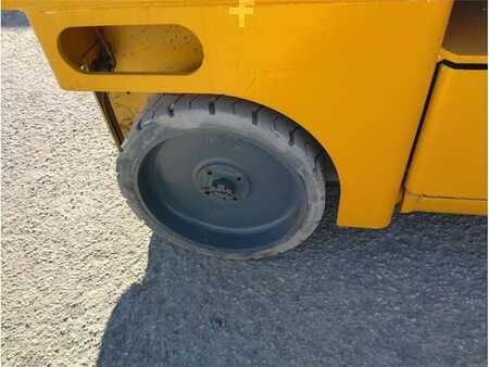 Piattaforme aeree a pantografo - Haulotte COMPACT 12 (11)