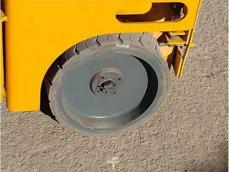 Piattaforme aeree a pantografo - Haulotte COMPACT 12 (14)