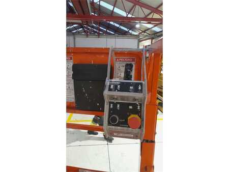 Ollós munka emelvény - Snorkel S3219E (5)