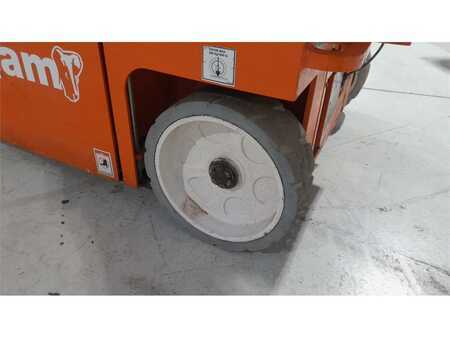 Ollós munka emelvény - Snorkel S3219E (6)